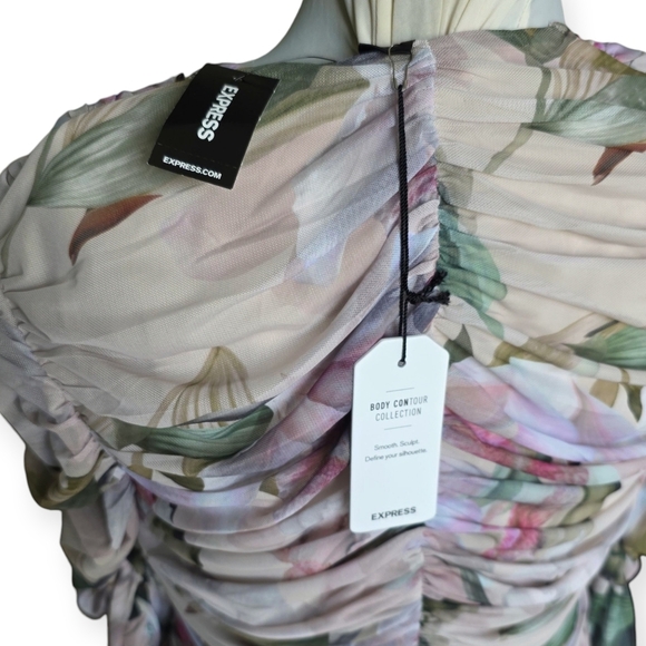 NWT Express Body Contour Floral Top, Size XL - Picture 10 of 13
